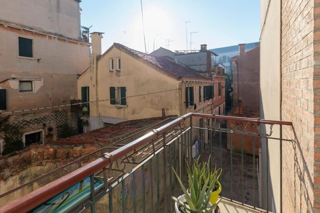 Casa Carla - Comodo Appartamento In Venice Cannaregio - 2 Camere Private Bagian luar foto
